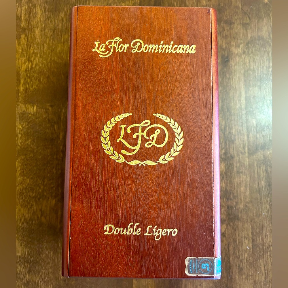 La Flor Double Ligero Cigar Box